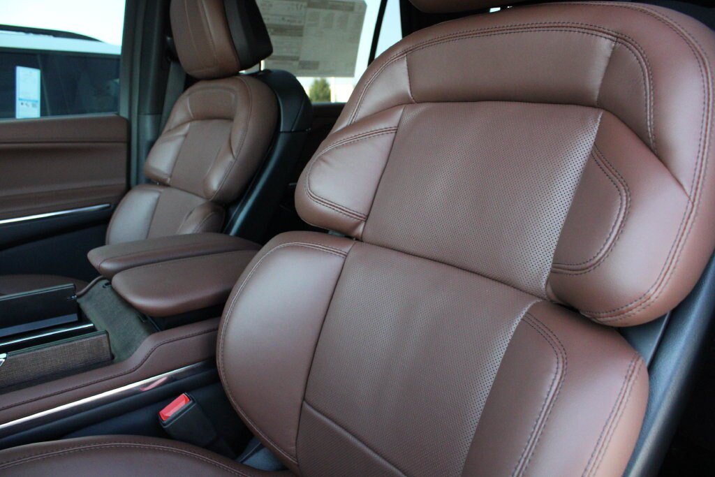 New 2027 Lincoln Navigator Reserve AWD/4WD image 6