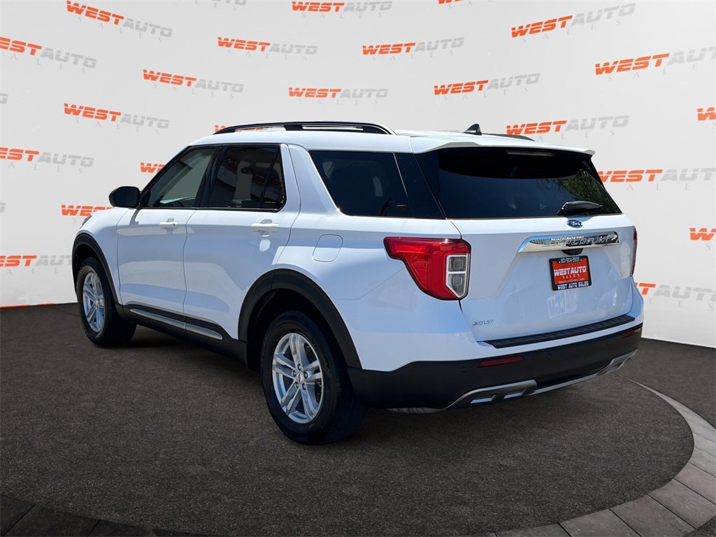 Used 2023 Ford Explorer XLT w/ Equipment Group 202A image 3
