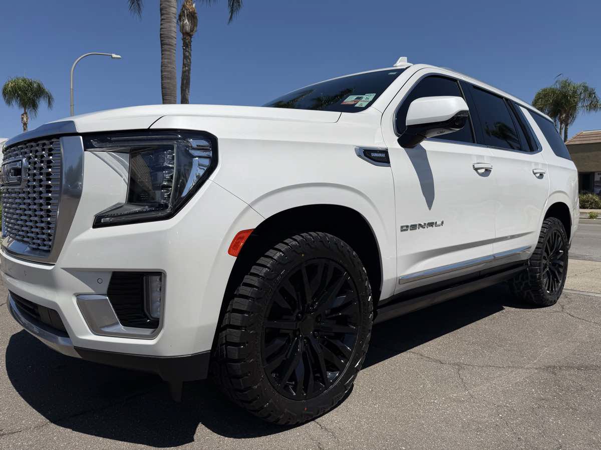 Used 2023 GMC Yukon Denali AWD/4WD image 13