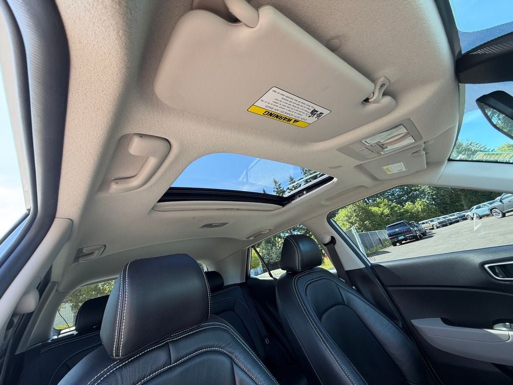 Used 2021 Hyundai Venue SEL w/ Premium Package FWD image 27
