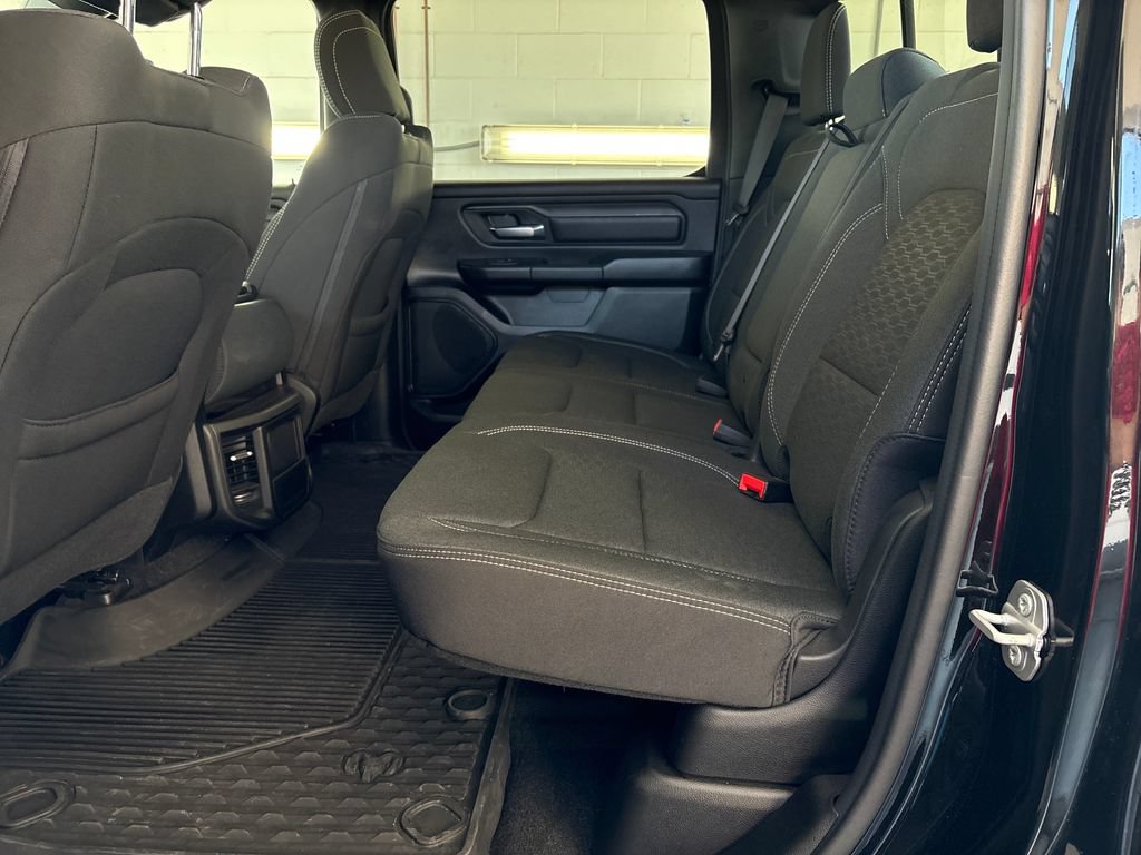 Used 2025 RAM 1500 Warlock AWD/4WD image 31