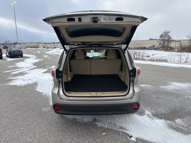 Used 2016 Toyota Highlander Plus image 10