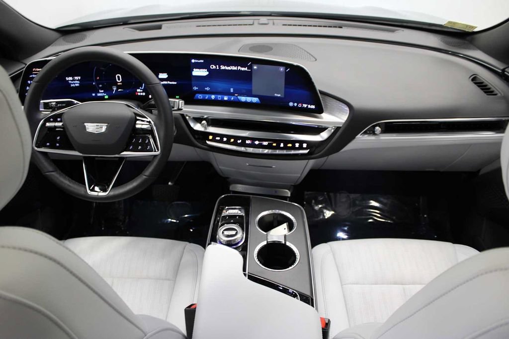 Used 2024 Cadillac Lyriq Luxury AWD/4WD image 21