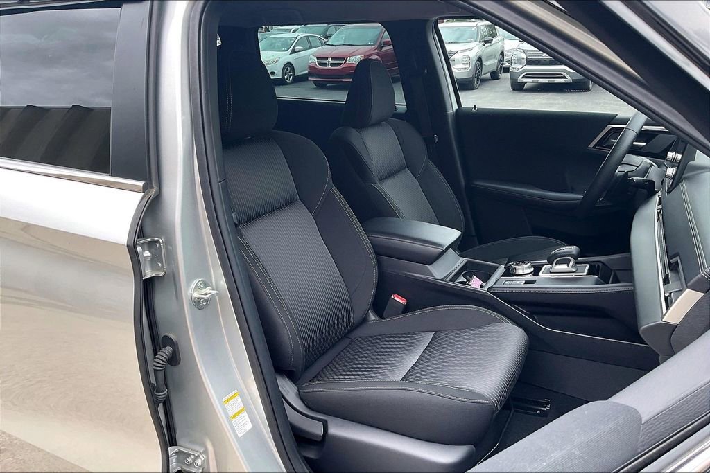 Used 2022 Mitsubishi Outlander ES AWD/4WD image 7