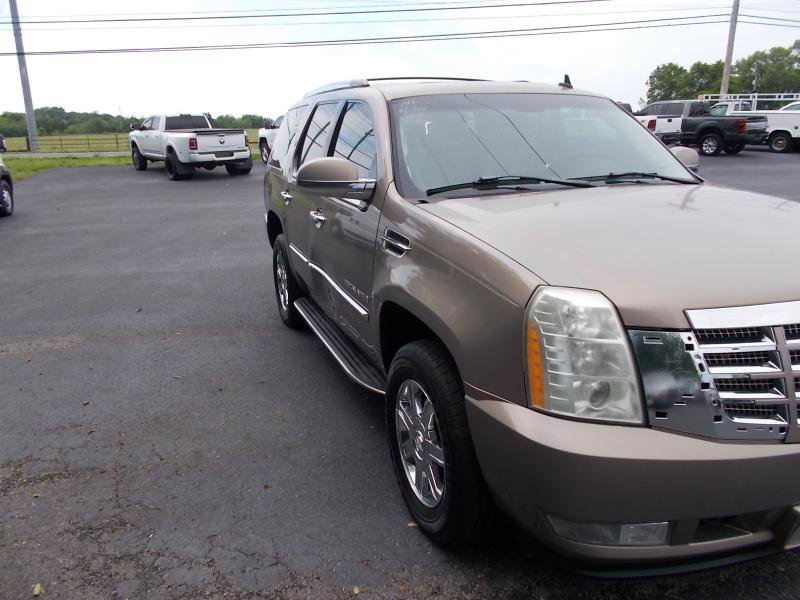 Used 2007 Cadillac Escalade AWD w/ Information Package image 10