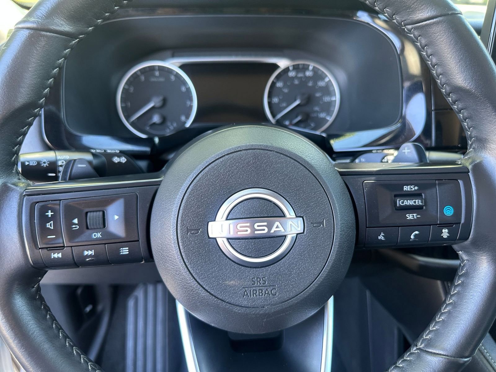Used 2025 Nissan Pathfinder SV AWD/4WD image 30