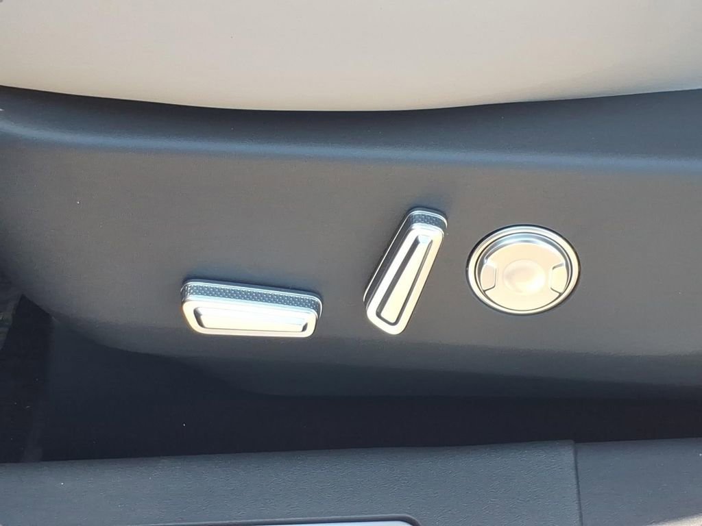 New 2026 Lincoln Nautilus Premier w/ Equipment Group 102A image 18