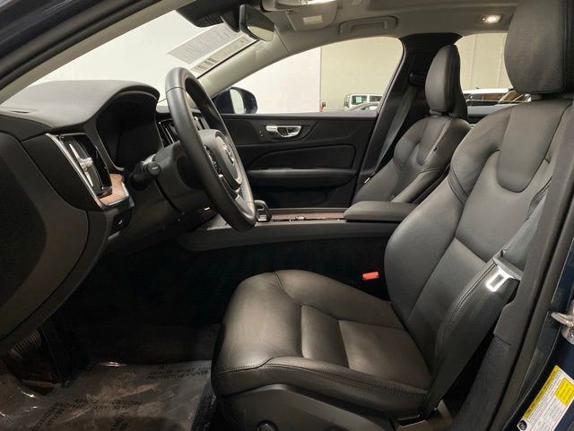 Used 2025 Volvo V60 B5 Cross Country Plus AWD/4WD image 31