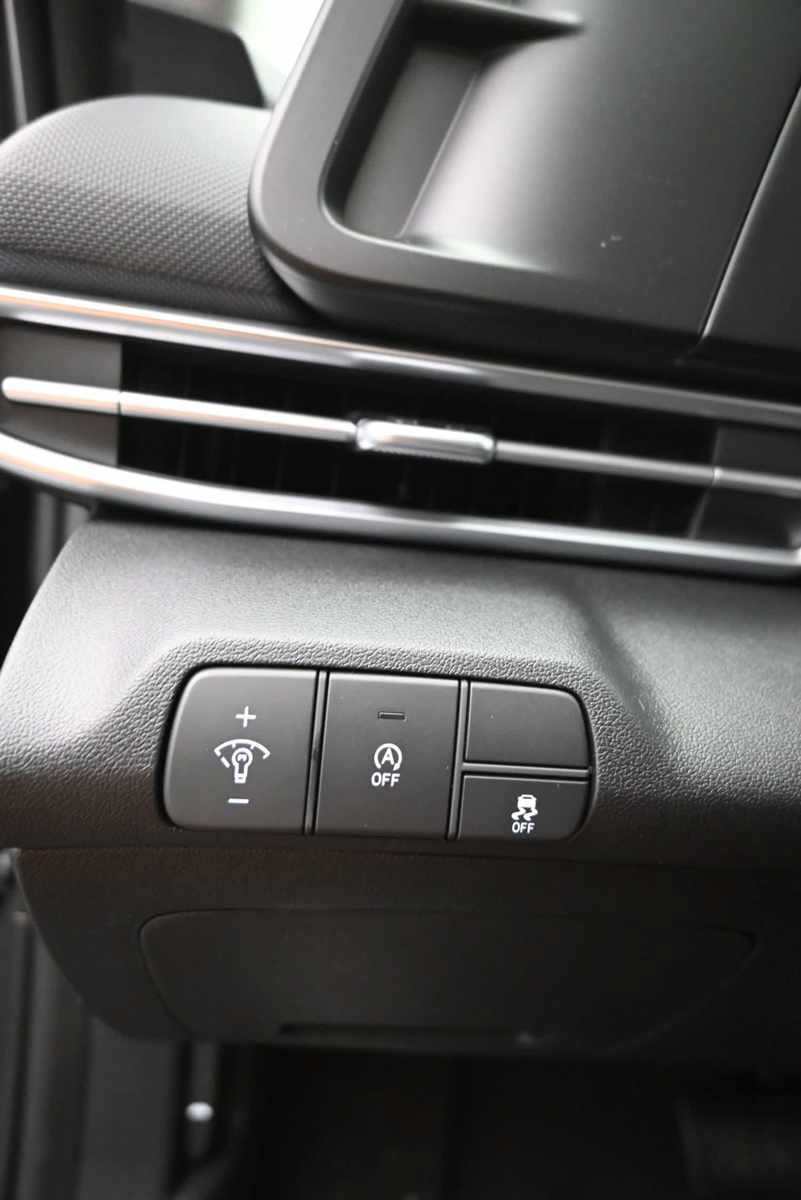 New 2026 Hyundai Elantra SE FWD image 22