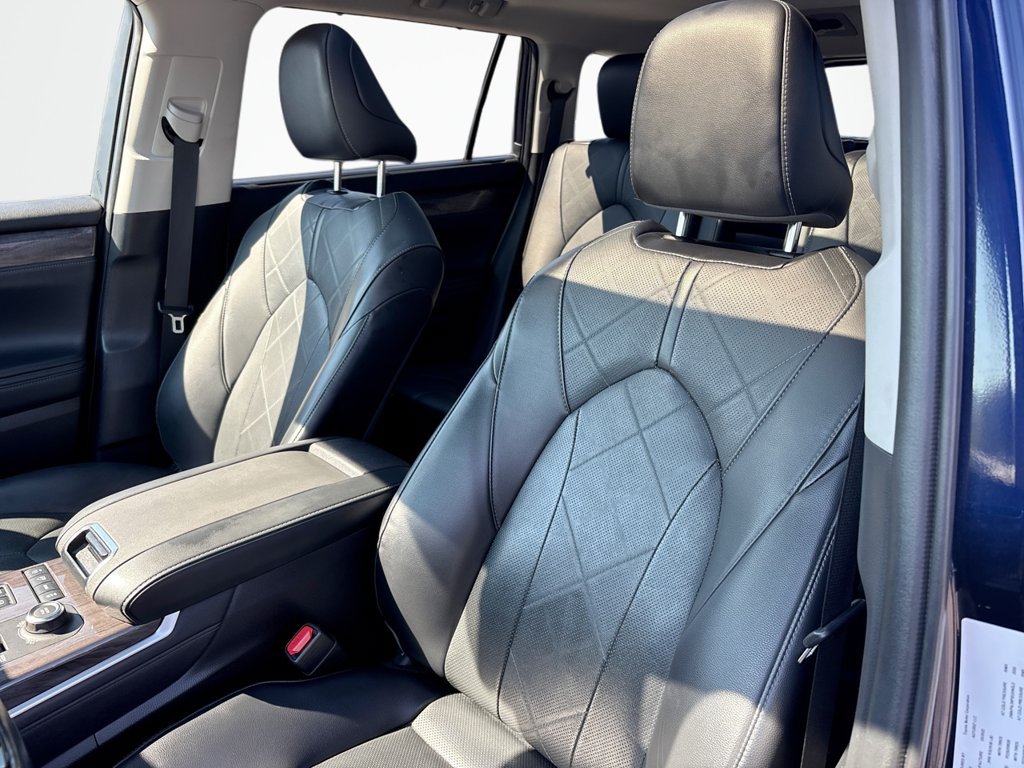 Used 2022 Toyota Highlander Platinum AWD/4WD image 29