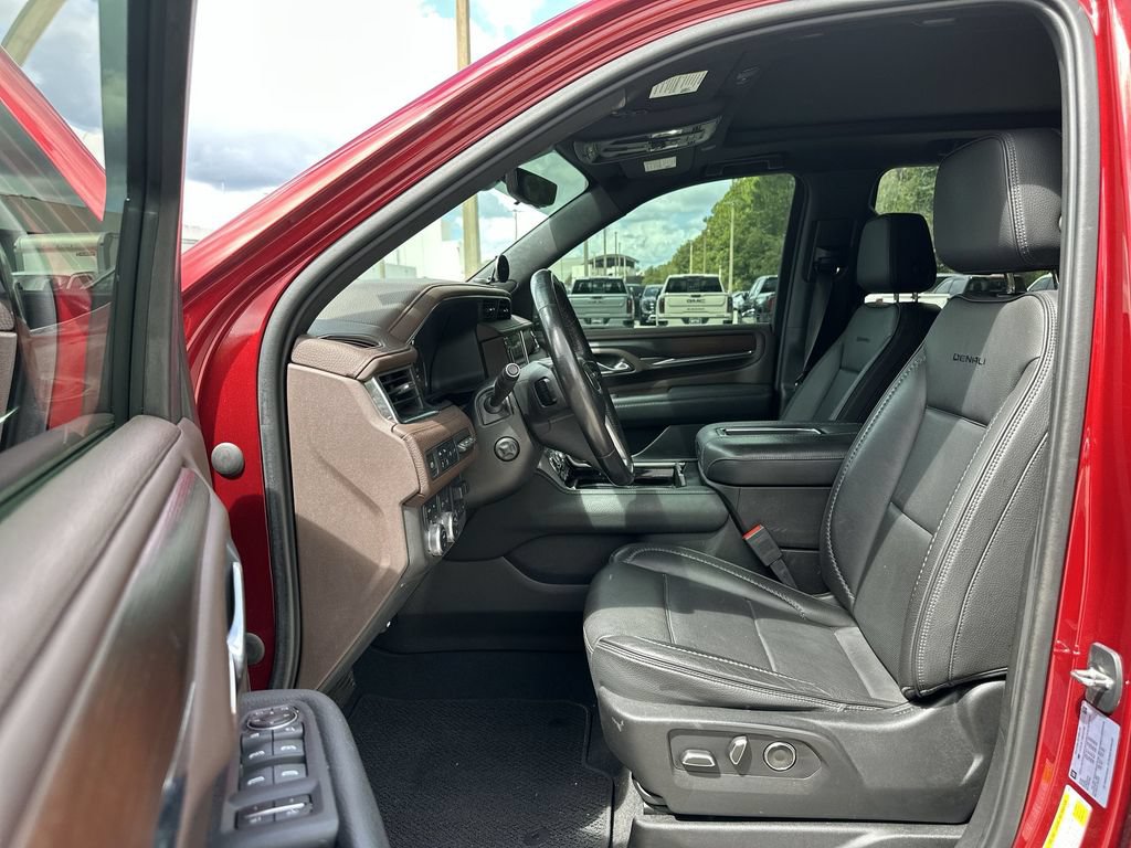 Used 2021 GMC Yukon XL Denali AWD/4WD image 2