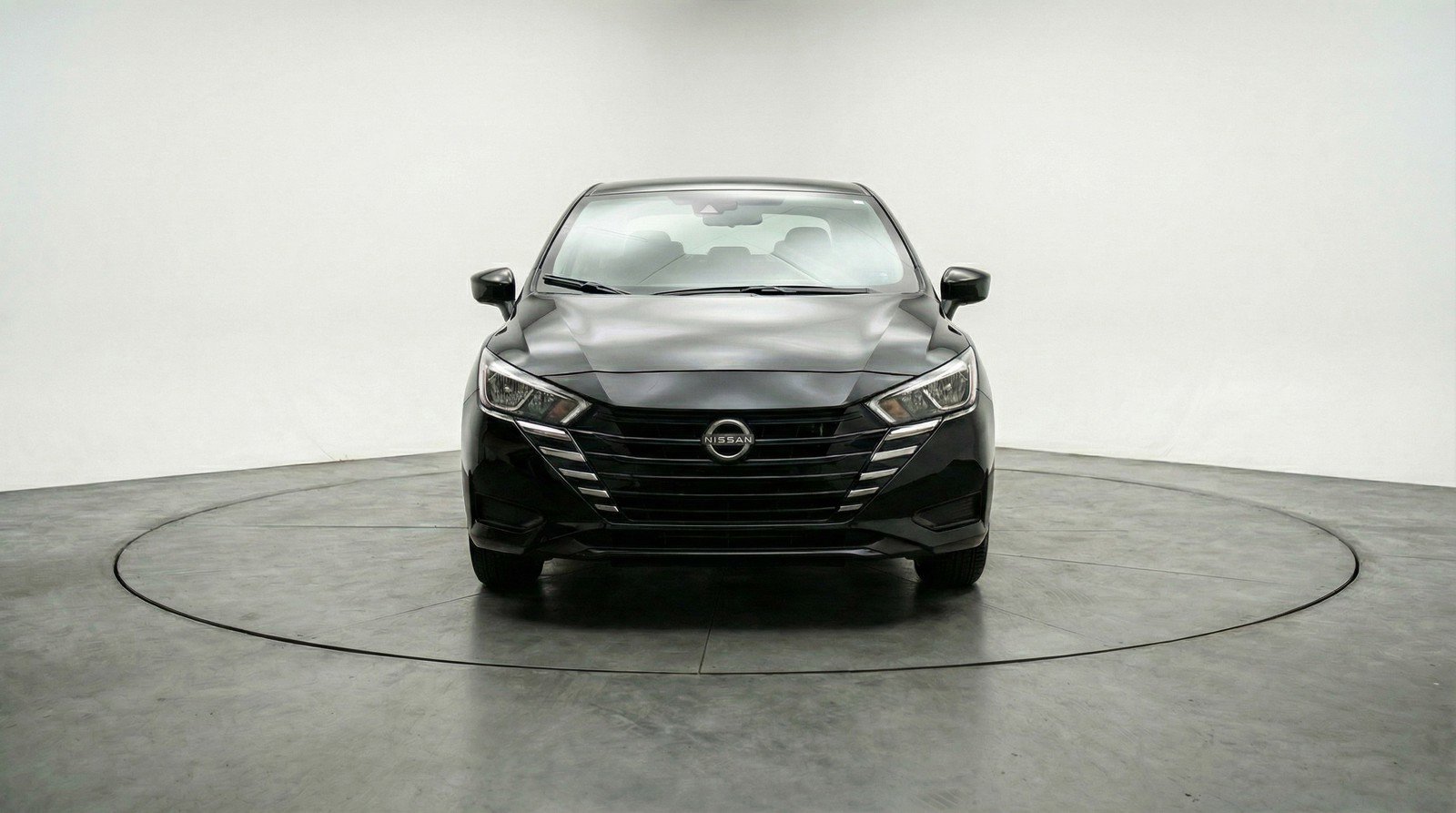 Used 2025 Nissan Versa SV image 2