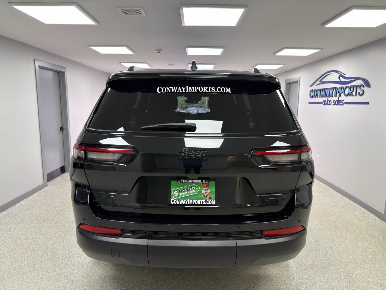 Used 2025 Jeep Grand Cherokee L Limited w/ Black Appearance Package AWD/4WD image 7