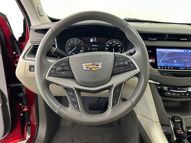 Used 2025 Cadillac XT5 Premium Luxury AWD/4WD image 14