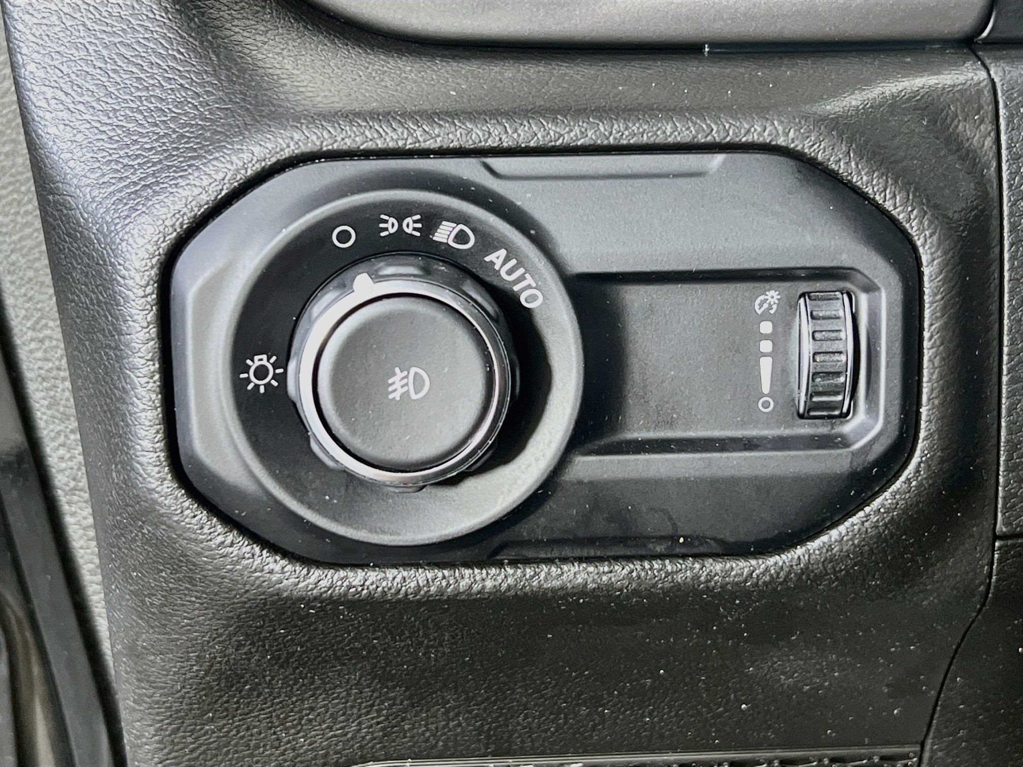 Used 2023 Jeep Wrangler Sport AWD/4WD image 10