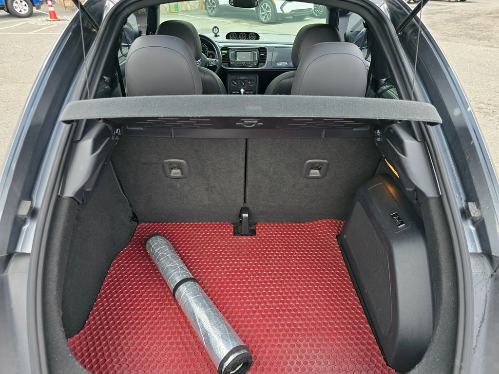 Used 2015 Volkswagen Beetle TDI image 12