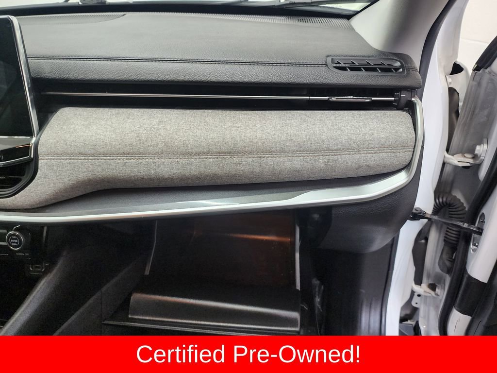 Certified 2022 Jeep Compass Latitude image 32