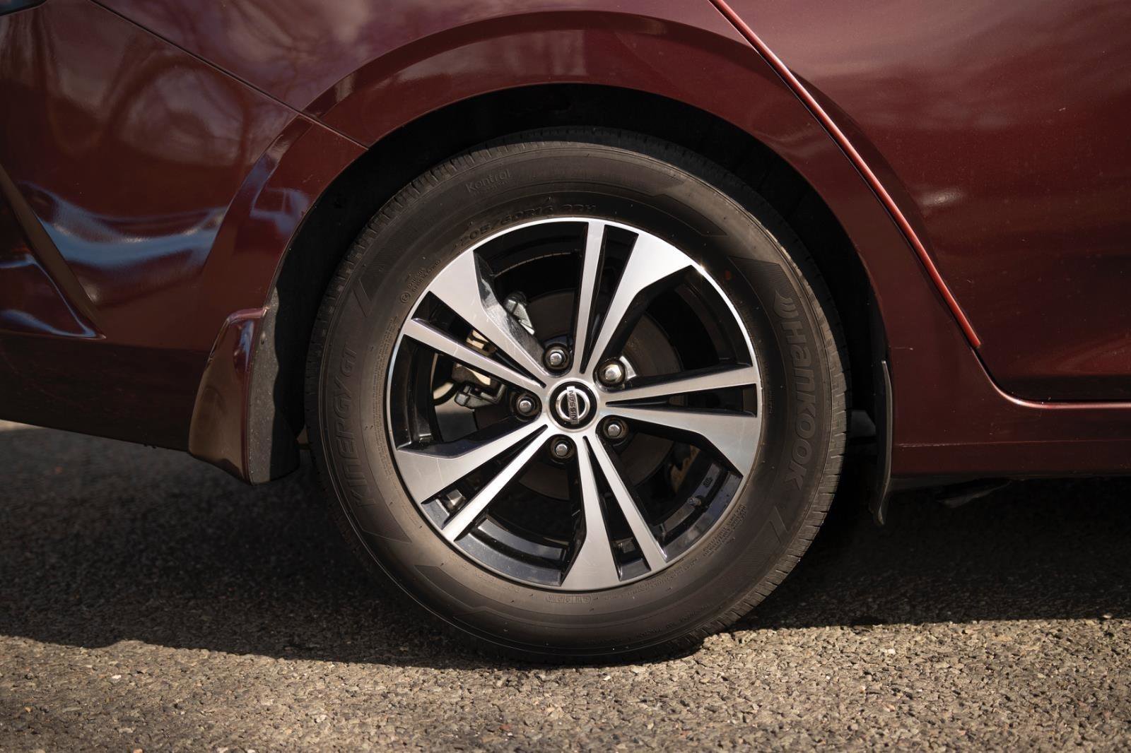 Used 2020 Nissan Sentra SV image 24