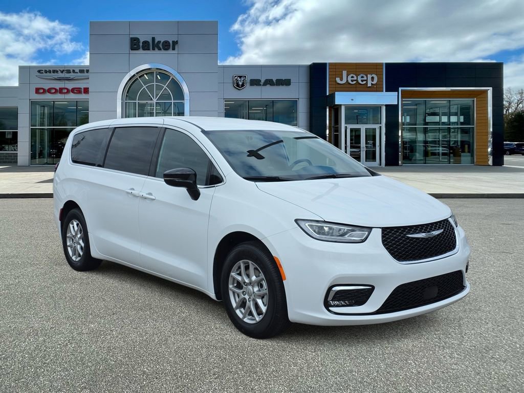 New 2026 Chrysler Pacifica Select image 1