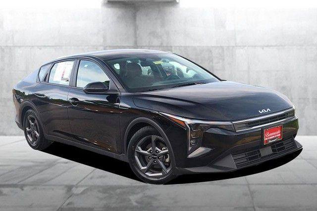 Used 2025 Kia K4 FWD image 2