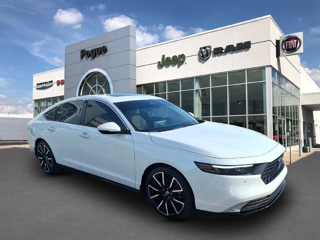 Used 2023 Honda Accord Touring image 1