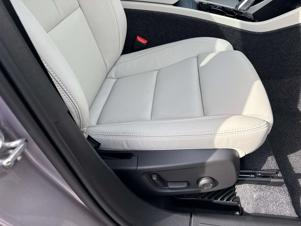 New 2026 Volvo XC40 B5 Ultra AWD/4WD image 15