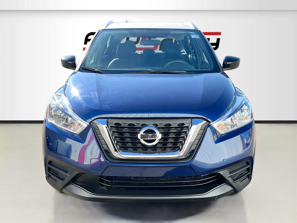 Used 2019 Nissan Kicks SV FWD image 2