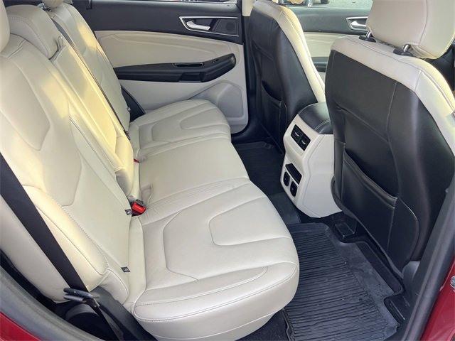 Used 2019 Ford Edge Titanium image 16