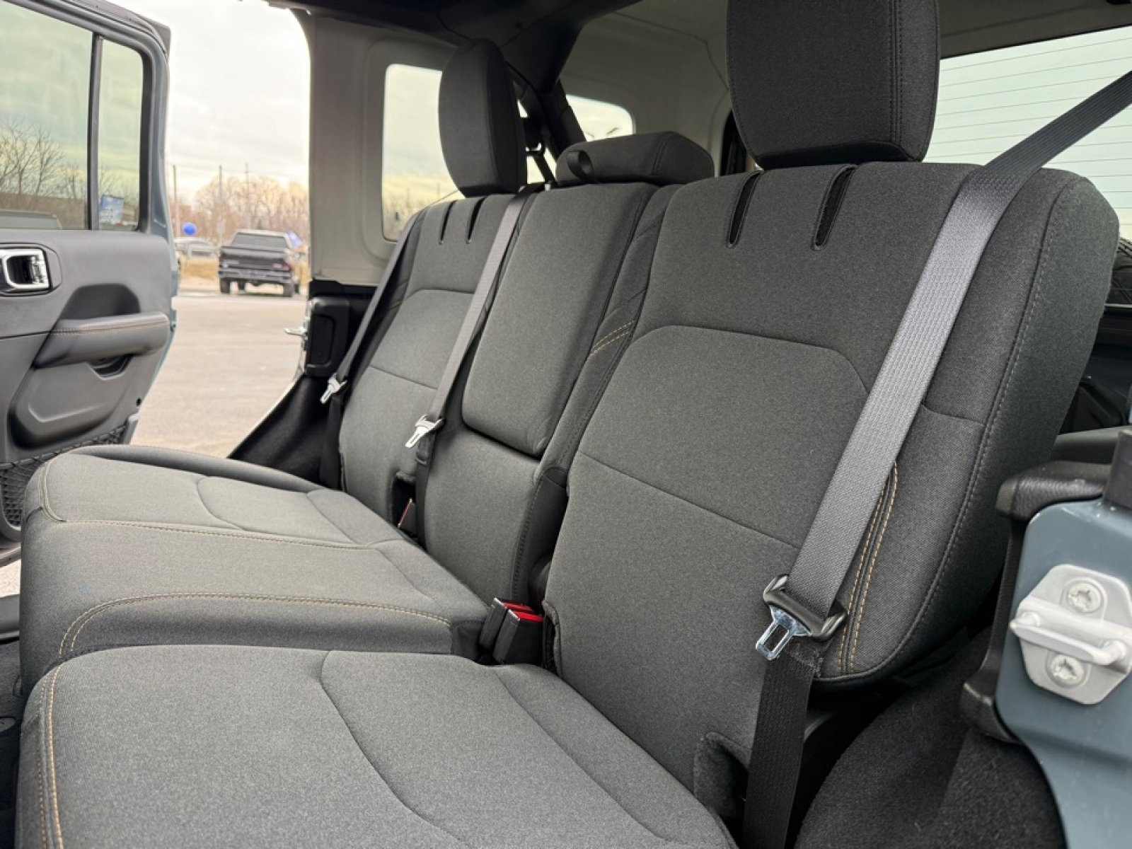 Used 2025 Jeep Wrangler Unlimited Sahara image 29