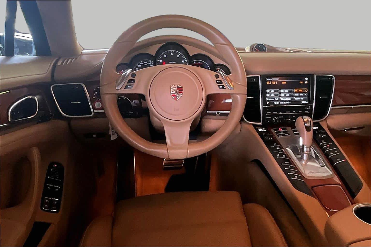 Used 2014 Porsche Panamera RWD image 5