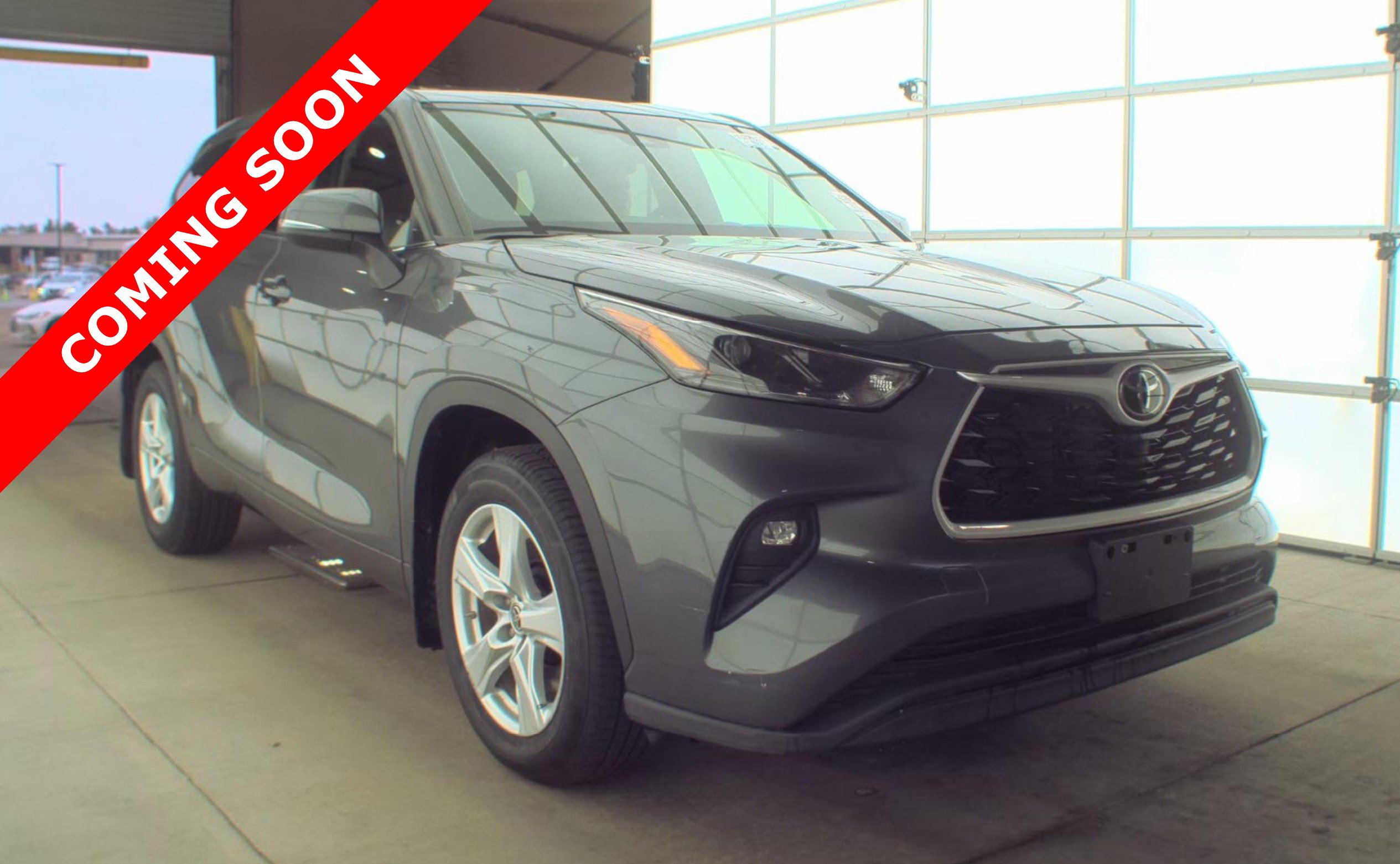 Used 2024 Toyota Highlander Limited image 3