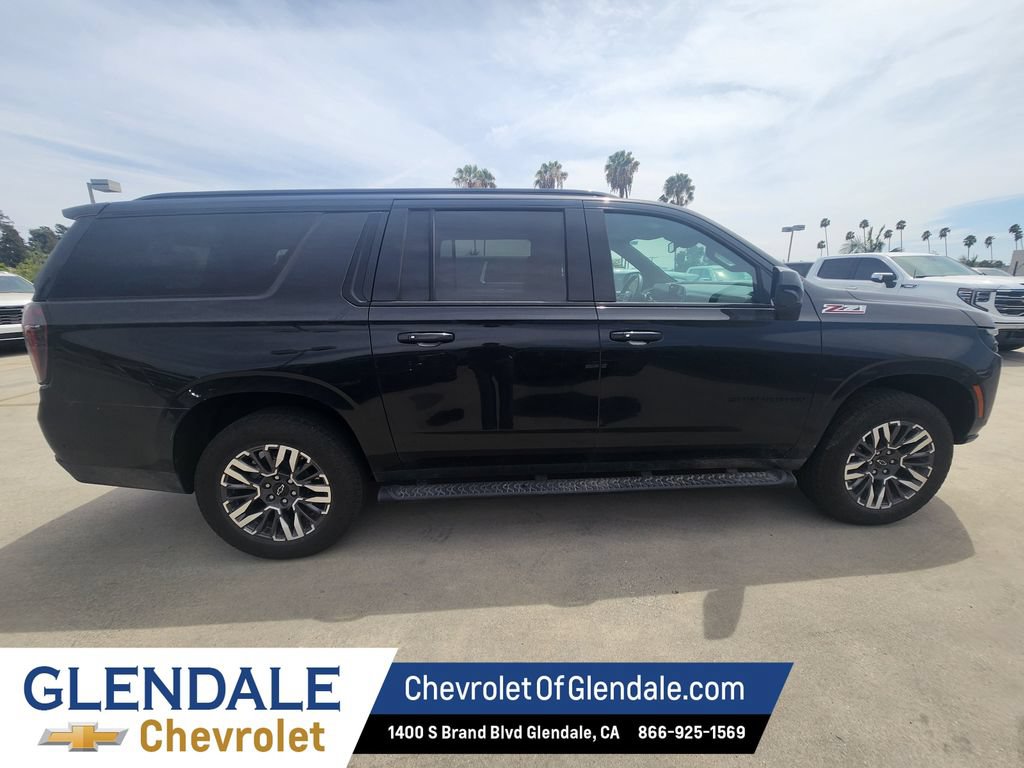 Used 2025 Chevrolet Suburban Z71 AWD/4WD image 7