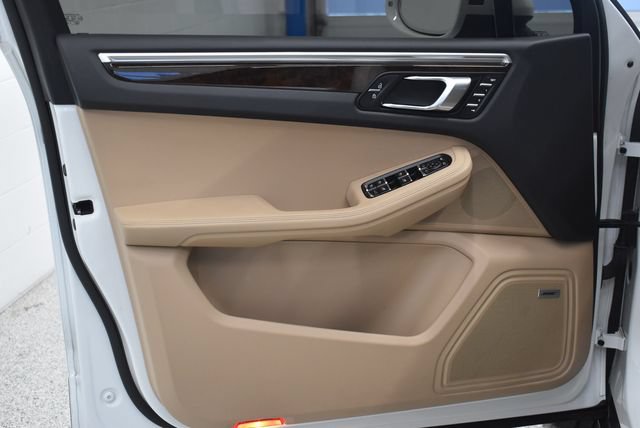 Used 2020 Porsche Macan AWD/4WD image 20