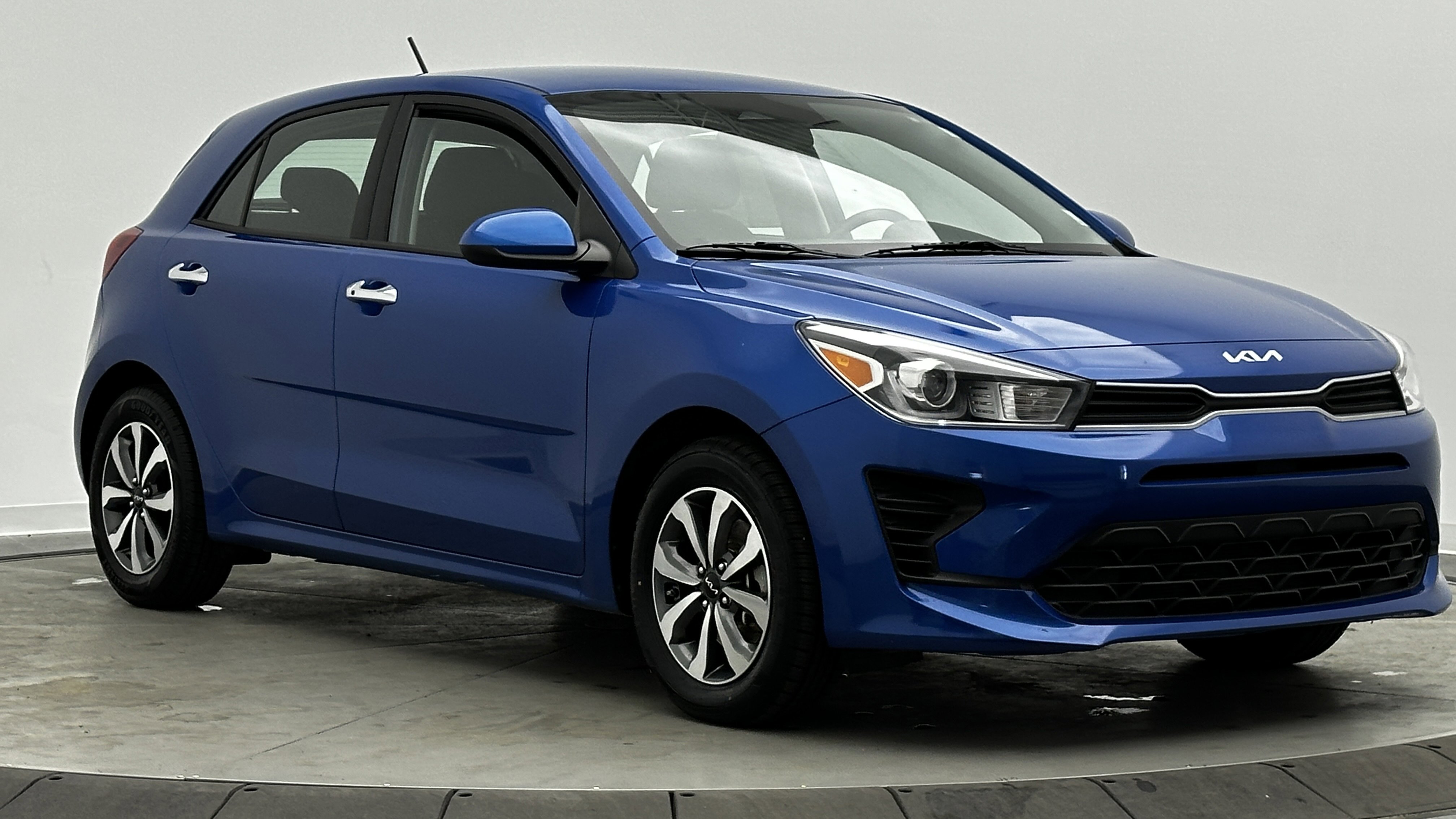 Used 2023 Kia Rio S w/ Technology Package image 3