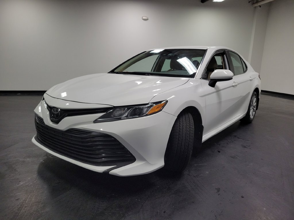 Used 2019 Toyota Camry LE FWD image 4