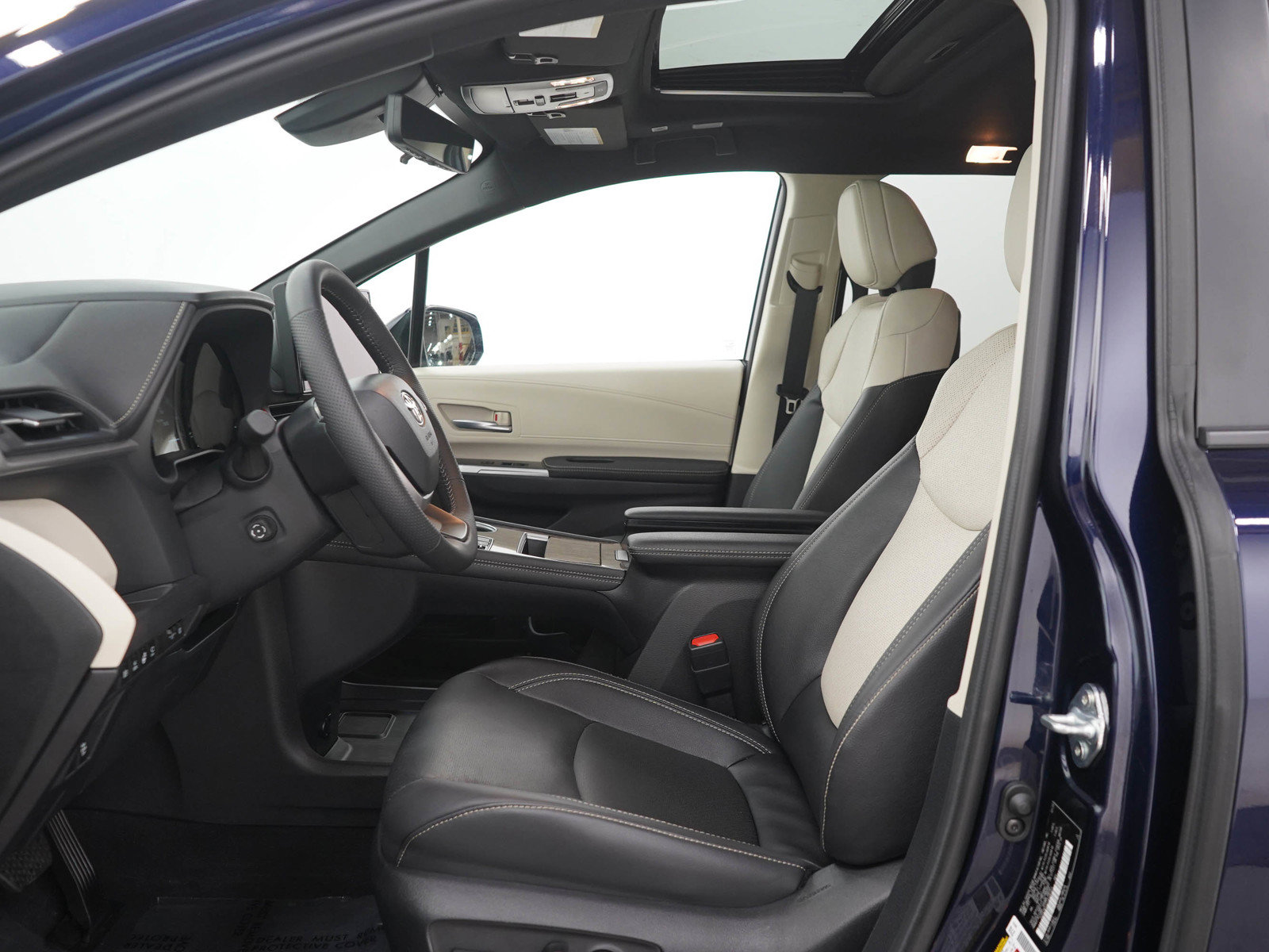 Used 2026 Toyota Sienna Platinum AWD/4WD image 26