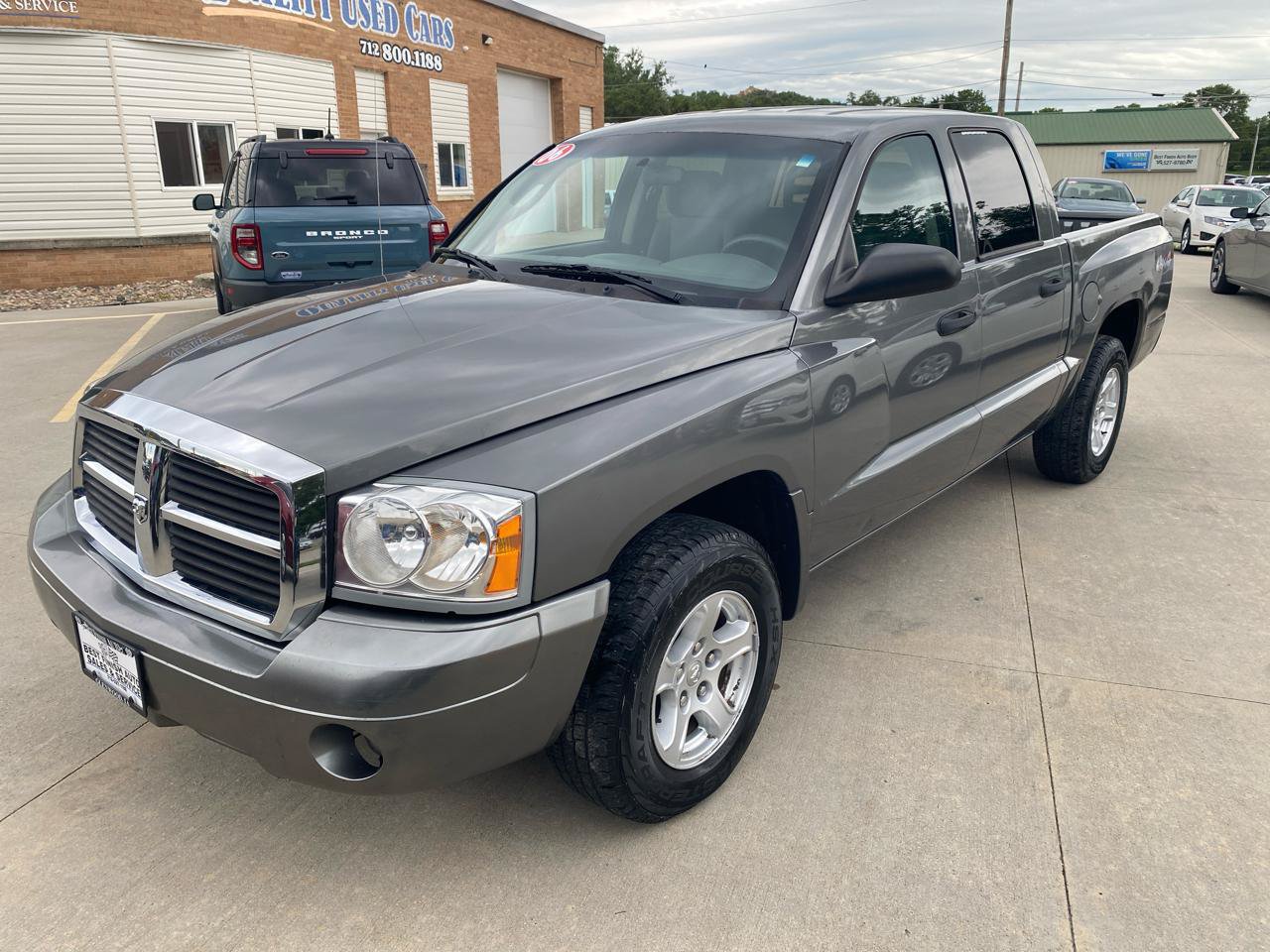 Used 2006 Dodge Dakota SLT AWD/4WD image 2
