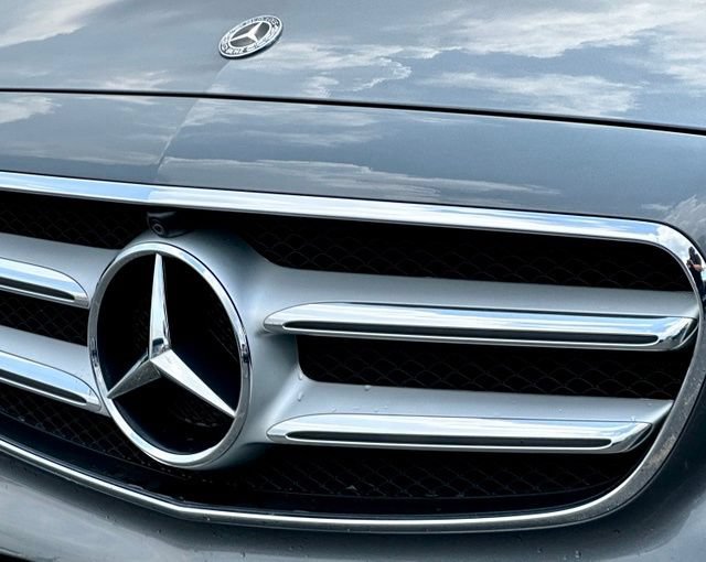 Certified 2019 Mercedes-Benz E 300 4MATIC image 7