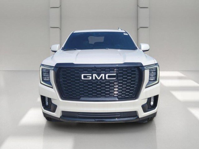 Used 2023 GMC Yukon XL Denali Ultimate AWD/4WD image 2