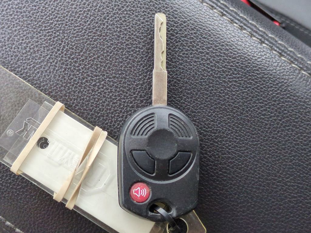 Used 2018 Ford Escape SE image 29