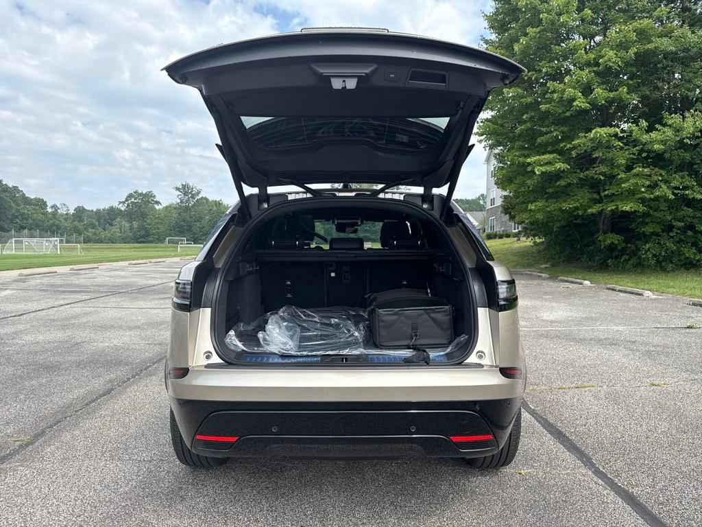 New 2026 Land Rover Range Rover Velar Dynamic SE AWD/4WD image 9
