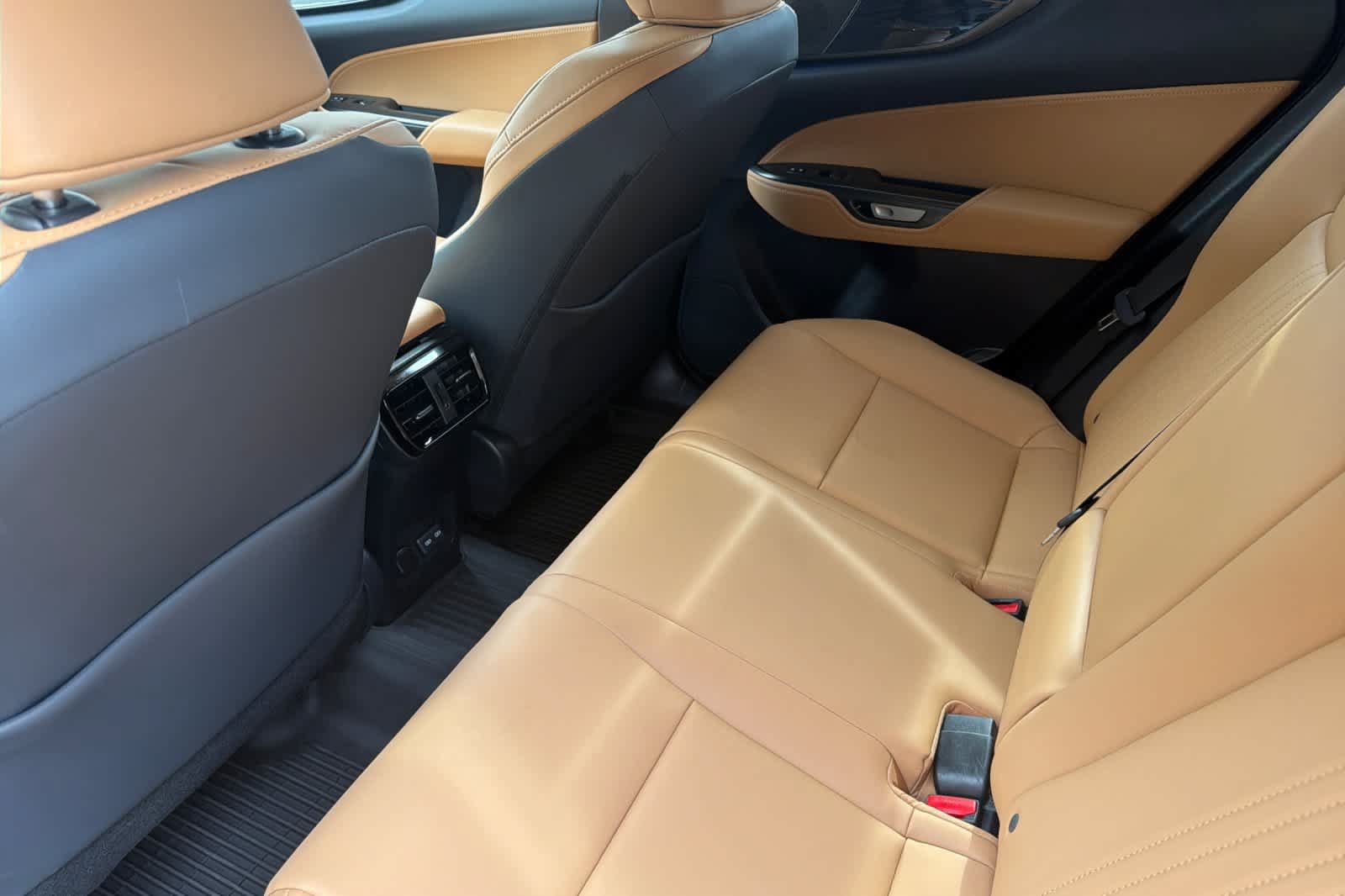 Used 2026 Lexus NX 350h AWD w/ Accessory Package (2T) image 4