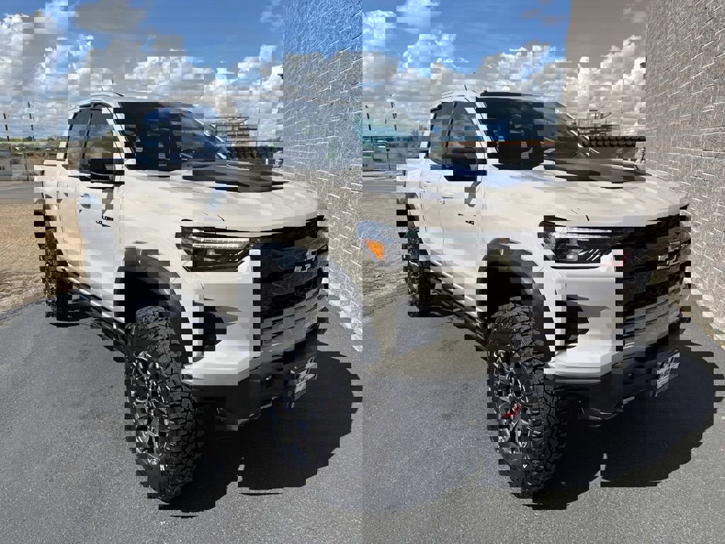 New 2026 Chevrolet Colorado ZR2 w/ Technology Package image 4