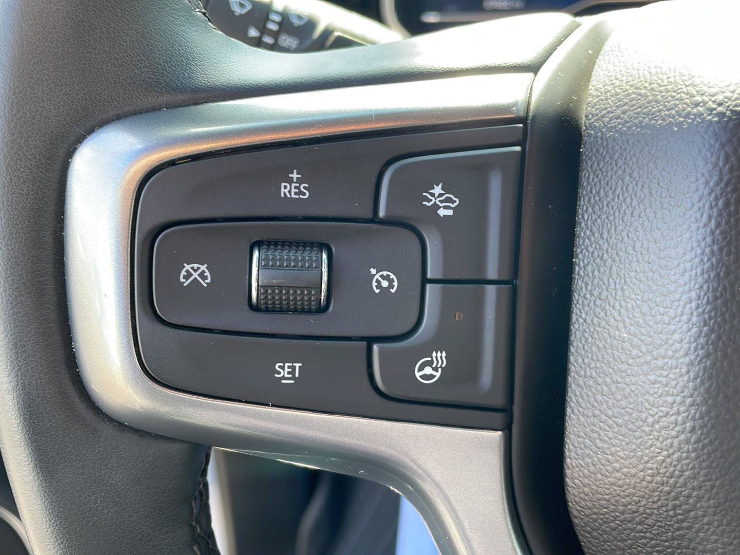 Used 2024 Chevrolet Silverado 1500 LT AWD/4WD image 15
