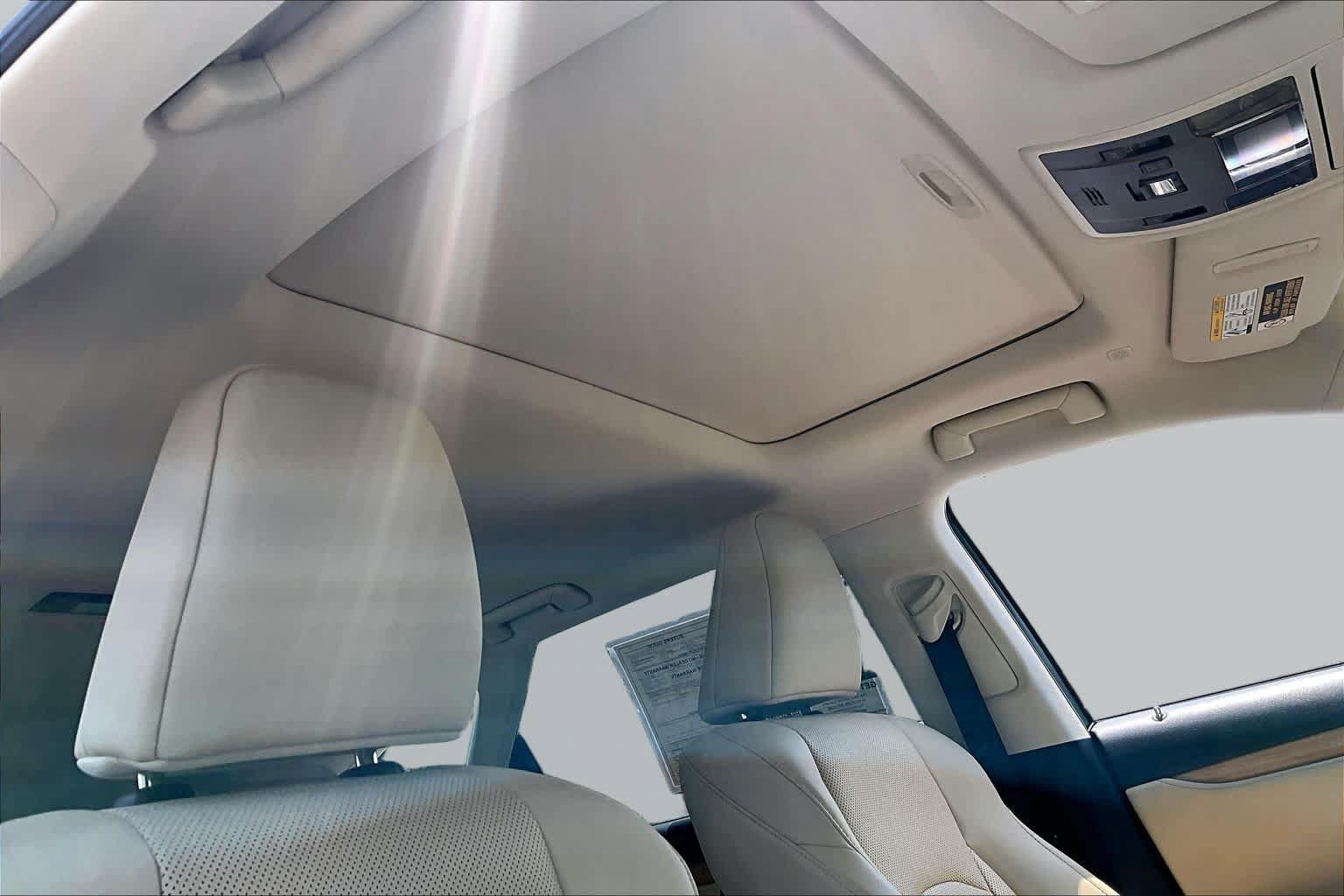 Used 2022 Lexus RX 350L FWD w/ Premium Package image 14