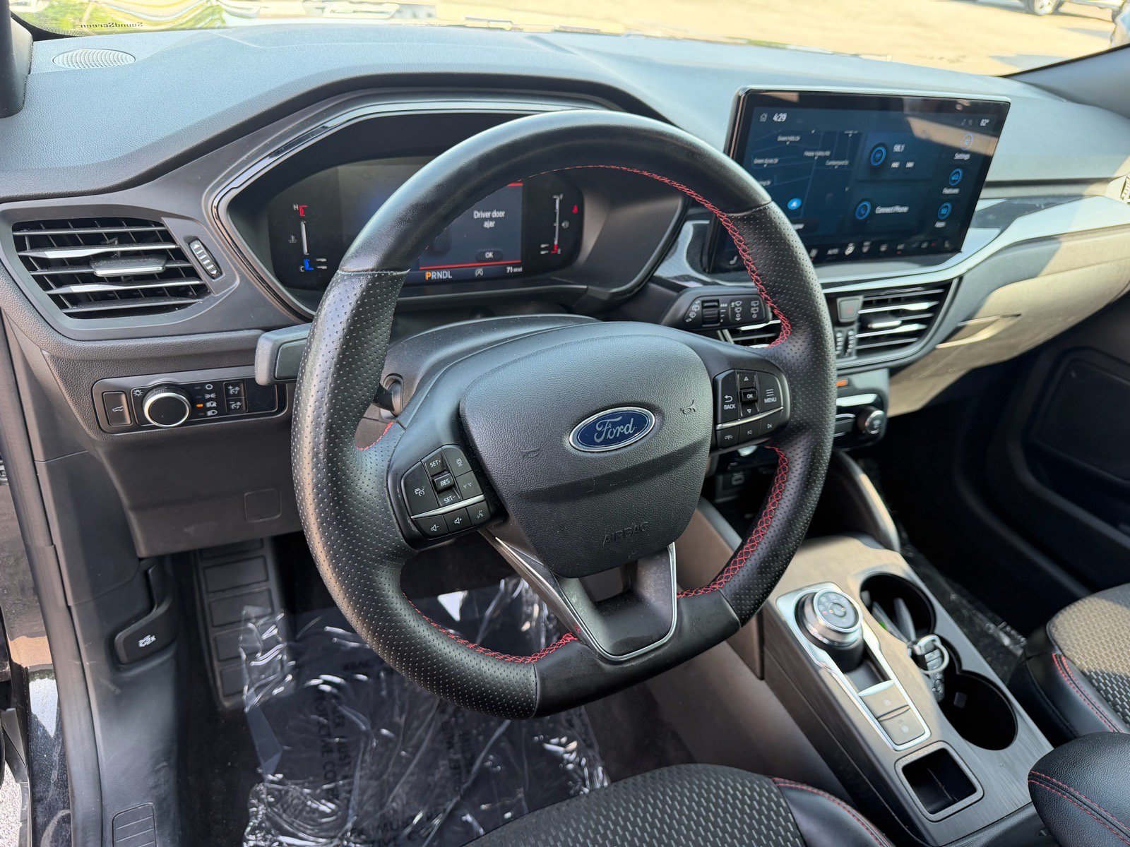 Used 2024 Ford Escape ST-Line w/ Tech Pack #1 FWD image 28
