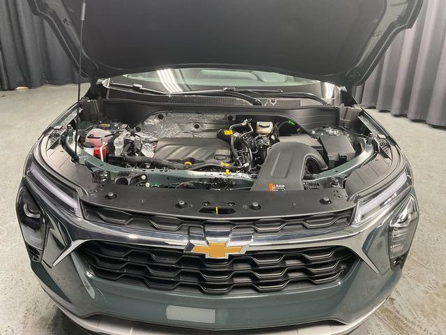 New 2026 Chevrolet Trax LT w/ Driver Confidence Package image 15