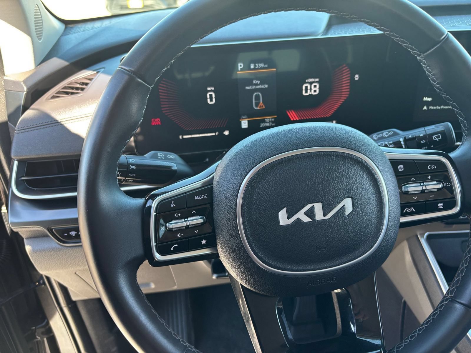Used 2026 Kia Carnival FWD image 30