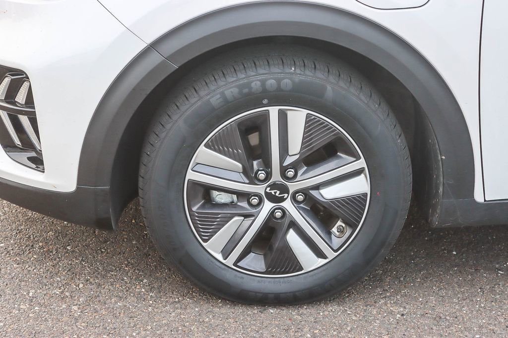 Used 2022 Kia Niro EX Premium image 7