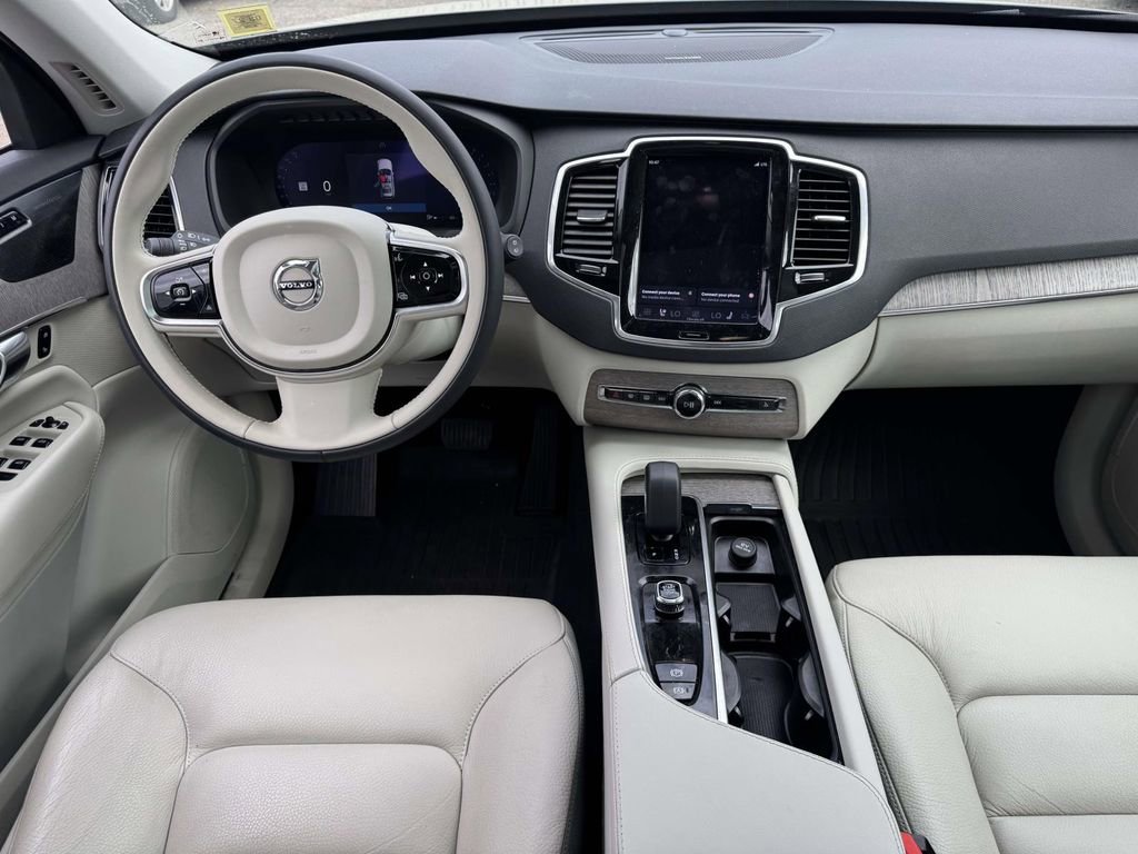 Used 2023 Volvo XC90 B6 Plus w/ Protection Package Premier image 11